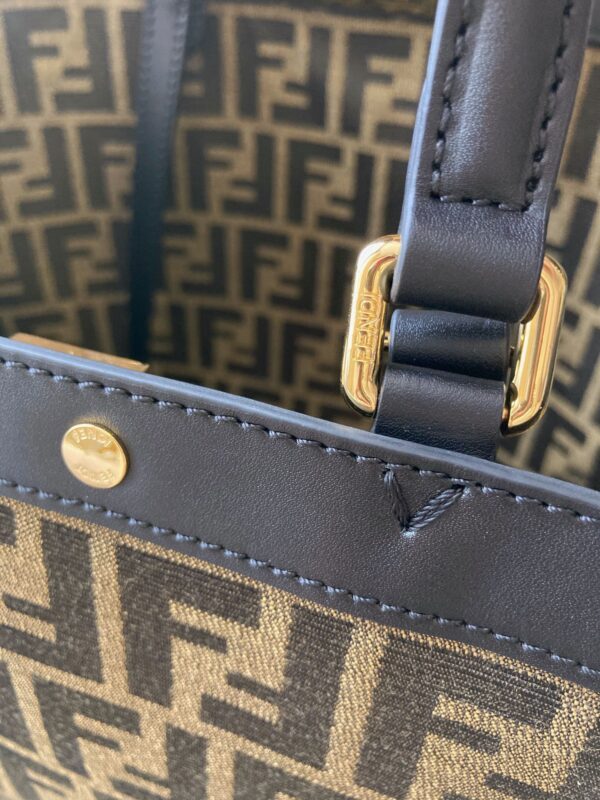Fendi Old Flower Tote Handbag - Black - Image 5