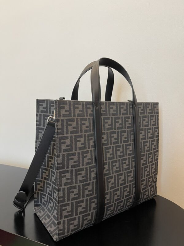 Fendi Men's Presbyopia Tote Bag - Black - Image 5
