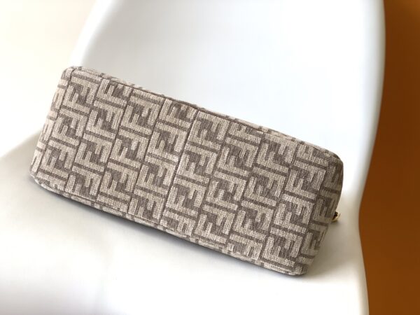 Fendi O'Lock Swing Handbag - Cream - Image 3