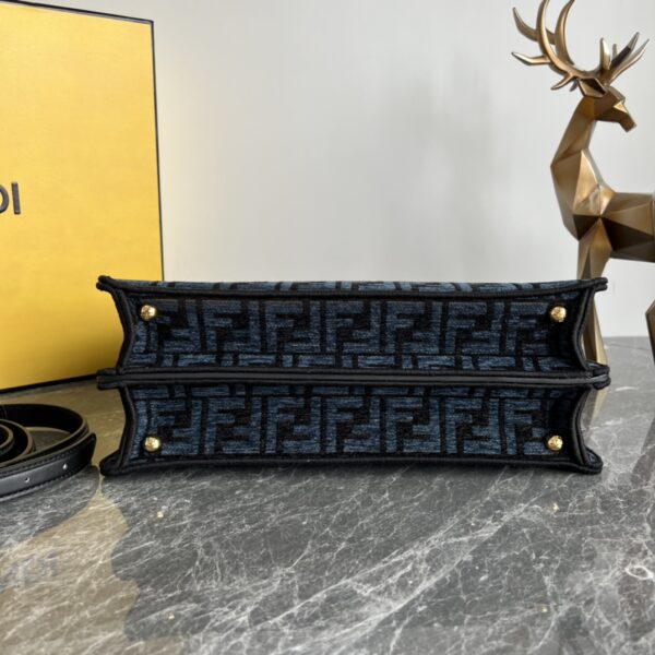 Fendi Peekaboo's Handbag - Black - Image 2
