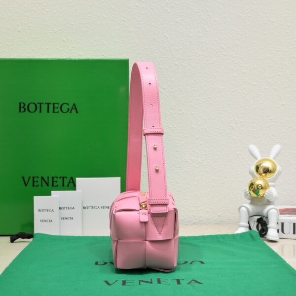 Bottega Veneta New Brick Cassette Handbag - Pink - Image 5