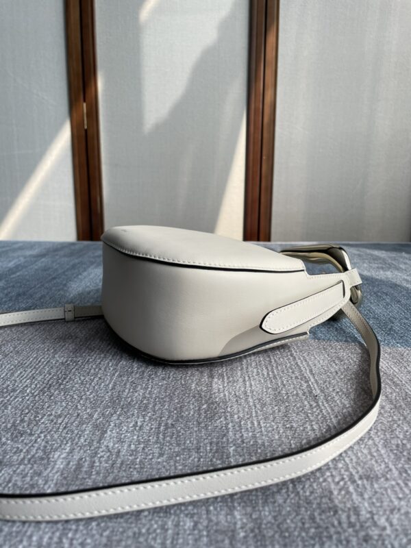 Chloe Kiss Series Handbag - White - Image 4
