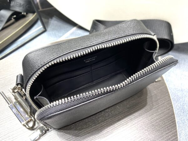 Givenchy Antigona U Camera Bag - Black - Image 4