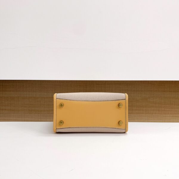 Coach Canvas Field Tote Bag - Cream - Image 3