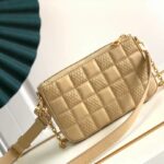 Louis Vuitton Pochette Troca Handbag - Cream - Image 5