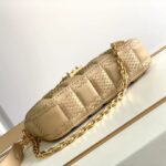 Louis Vuitton Pochette Troca Handbag - Cream - Image 6