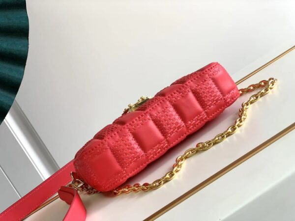 Louis Vuitton Pochette Troca Handbag - Red - Image 4