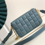 Louis Vuitton Pochette Troca Handbag - Blue - Image 4