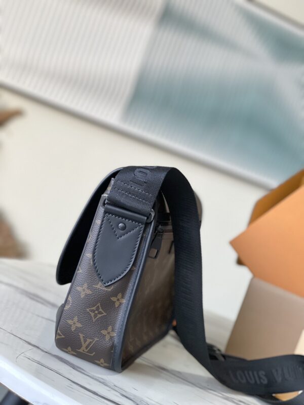 Louis Vuitton Archy Messenger MM Bag - Image 4